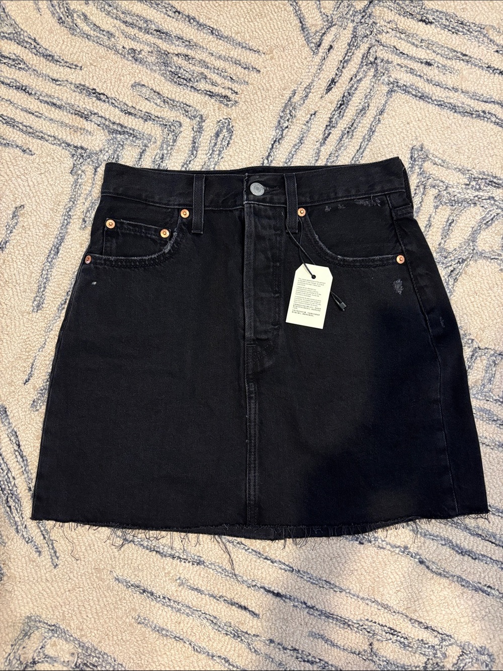 Levi’s Ribcage Black Denim button-fly Mini Skirt, NWT, Size 26